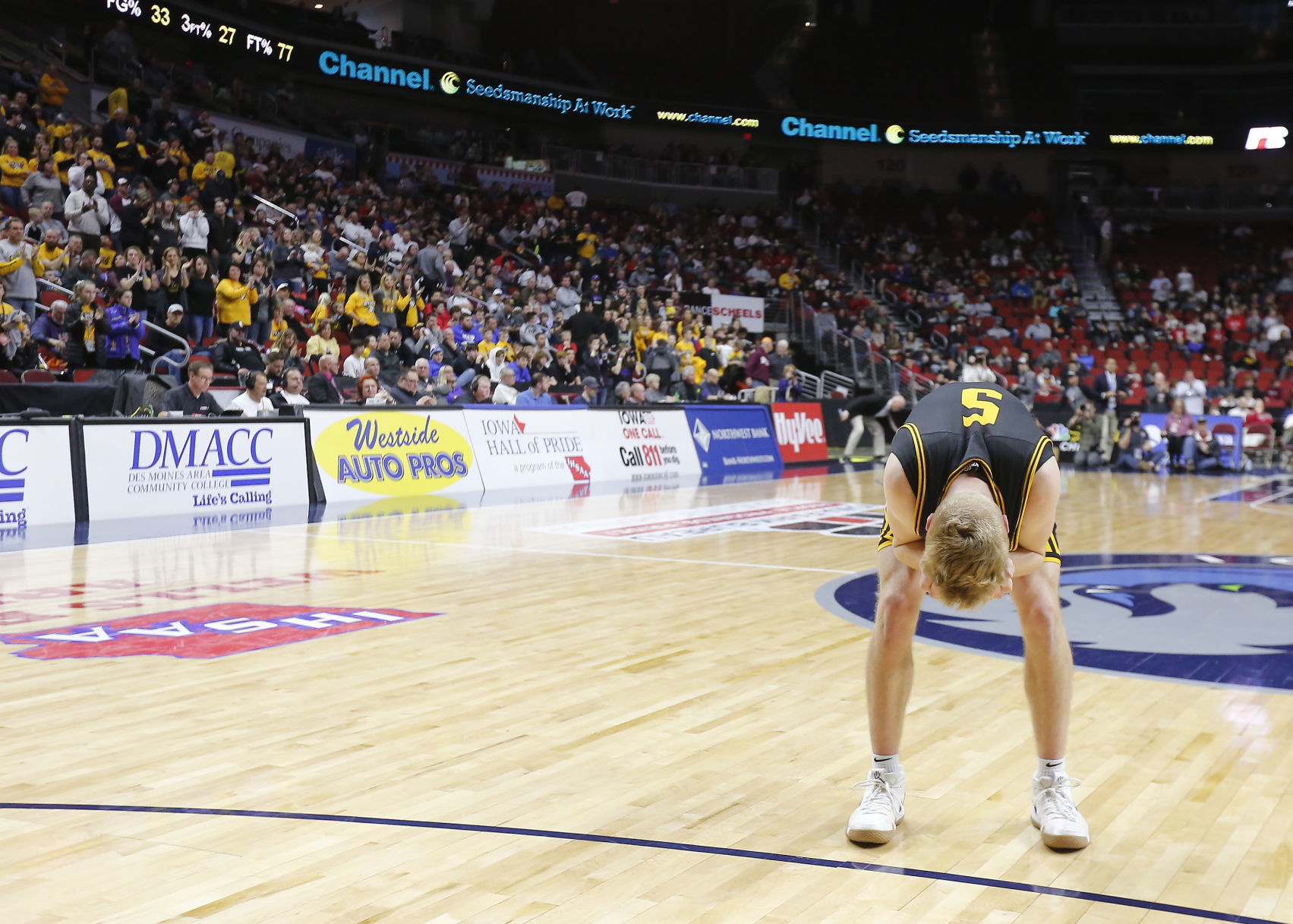 State BBall Clear Lake vs. Norwalk 31
